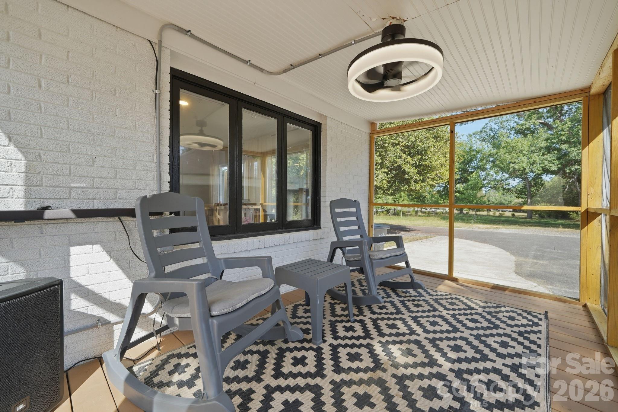 5009 Hemby Road — Matthews