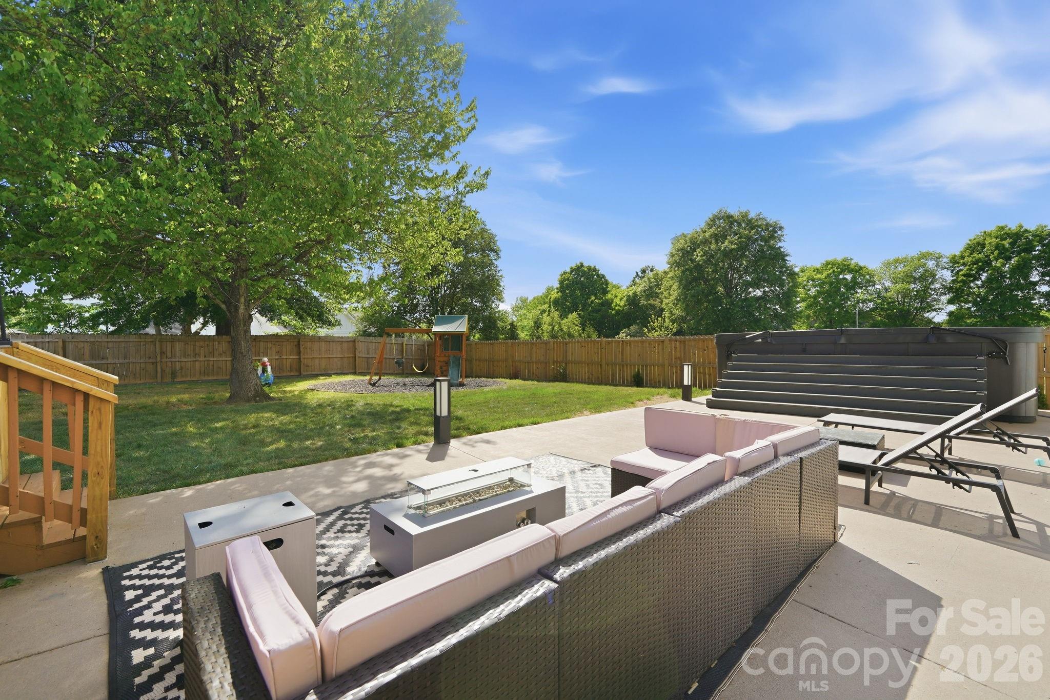 5009 Hemby Road — Matthews