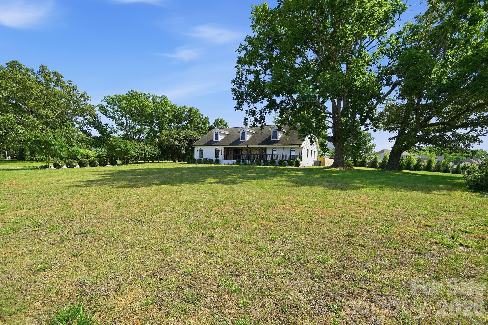 5009 Hemby Road — Matthews