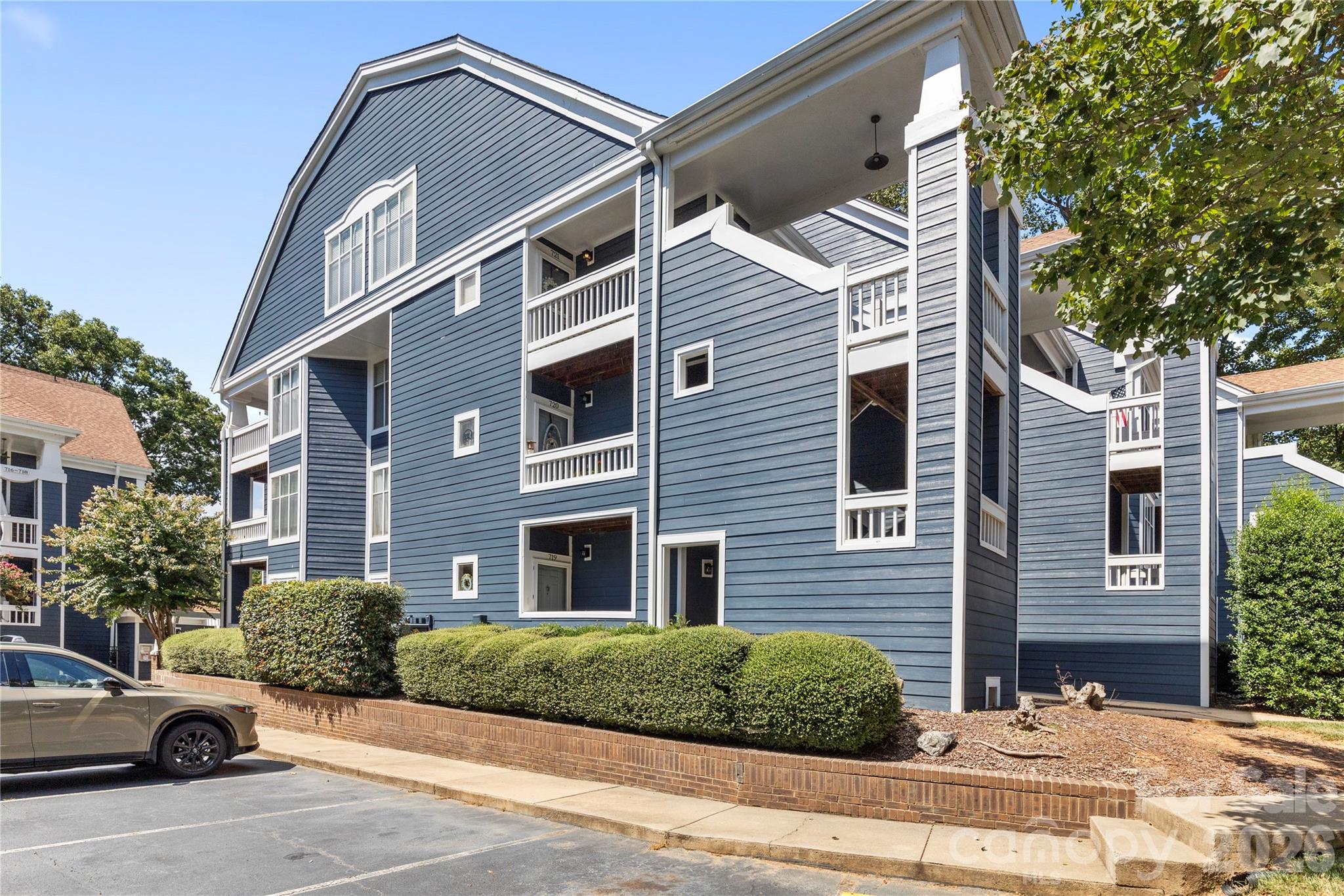 719 Southwest Drive — Davidson