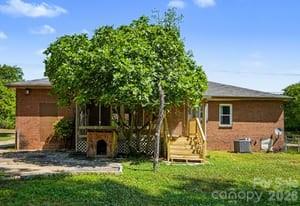 7040 Idlewild Road — Charlotte