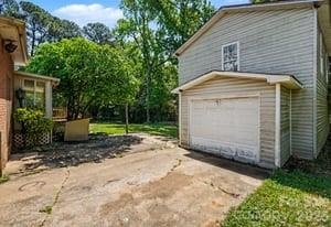 7040 Idlewild Road — Charlotte