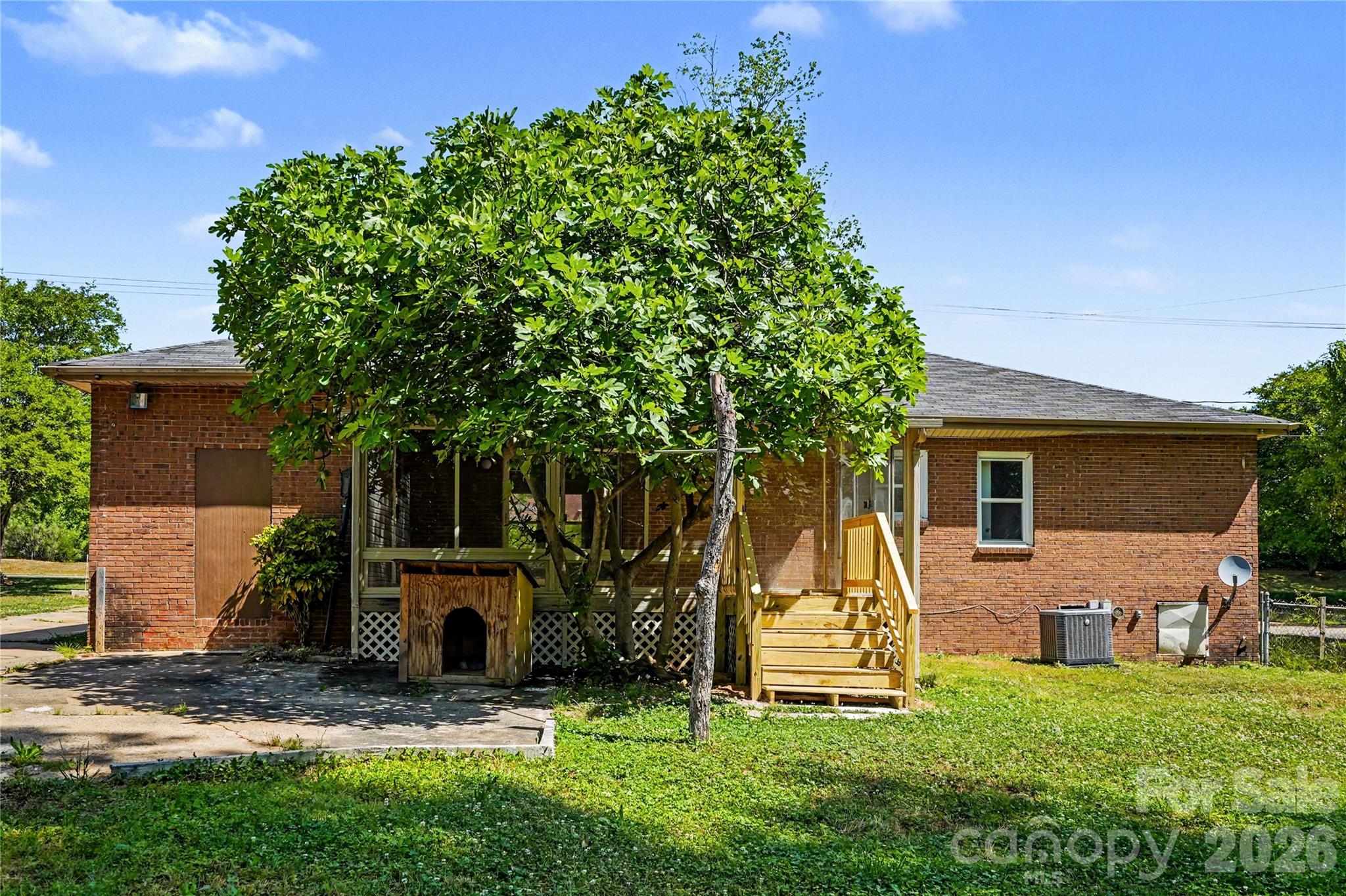 7040 Idlewild Road — Charlotte