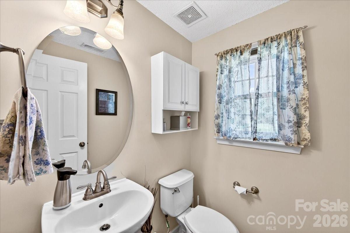 10611 Bedlington Road — Charlotte