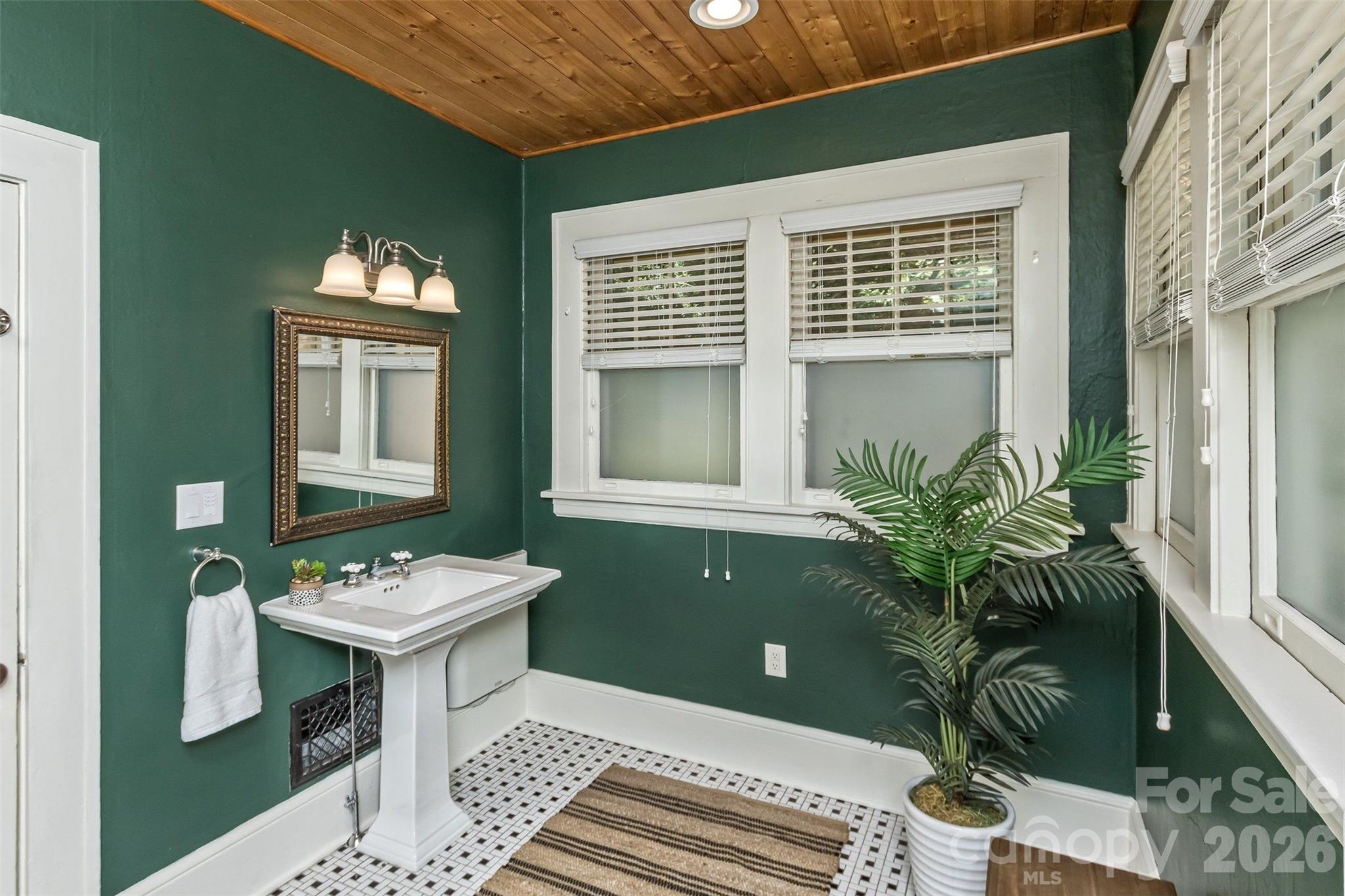 178 Coleman Avenue — Asheville