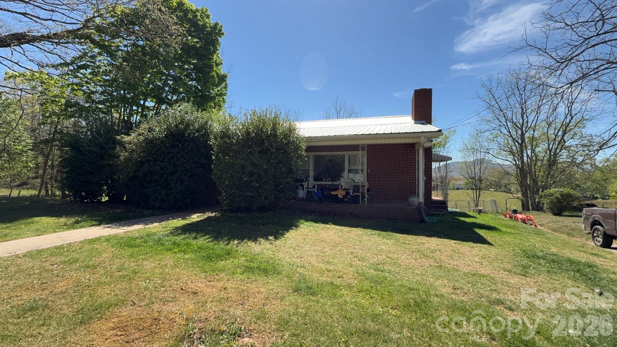 1582 Dutch Cove Road — Canton