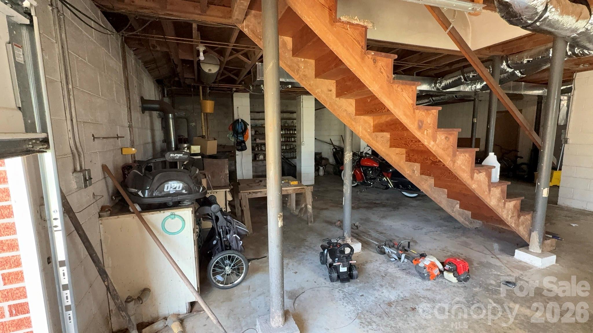 1582 Dutch Cove Road — Canton