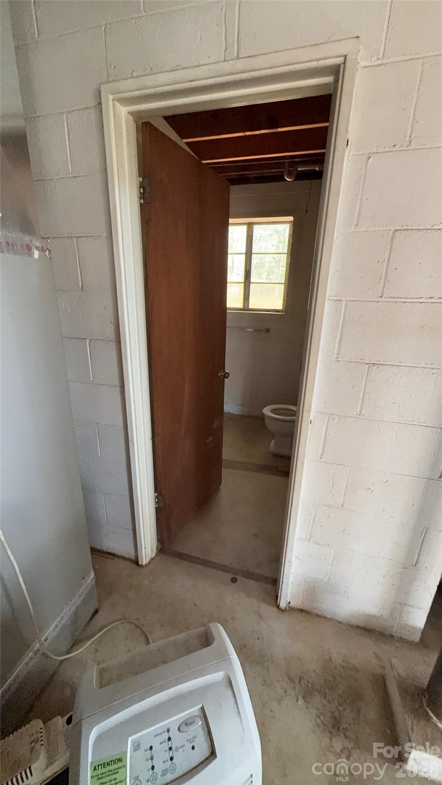 1582 Dutch Cove Road — Canton