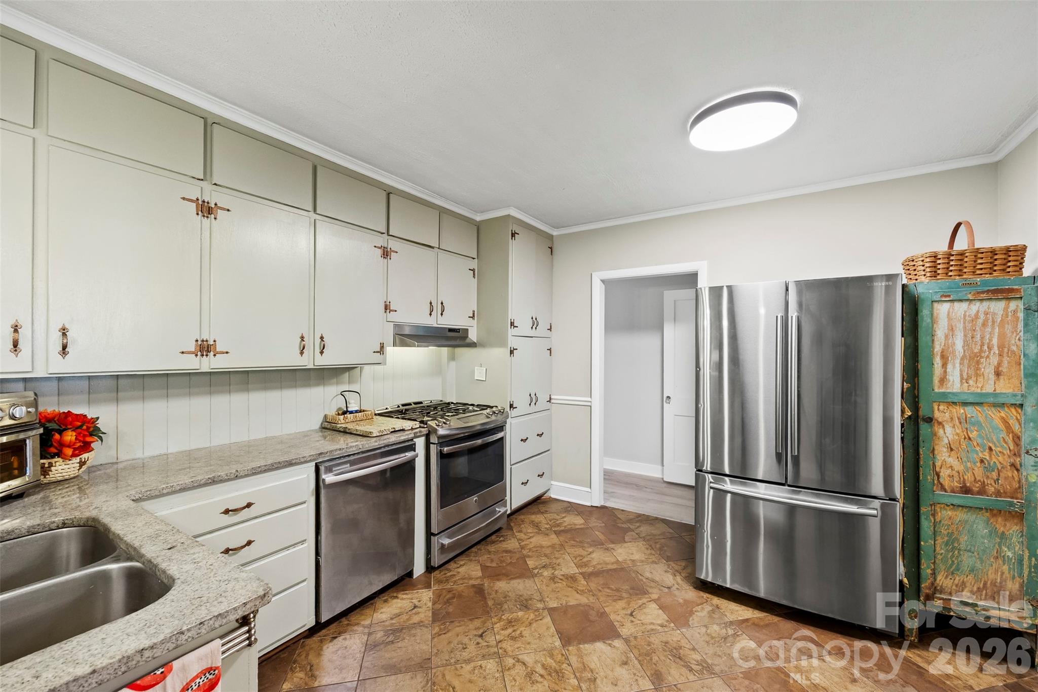 1206 South Point Road — Belmont