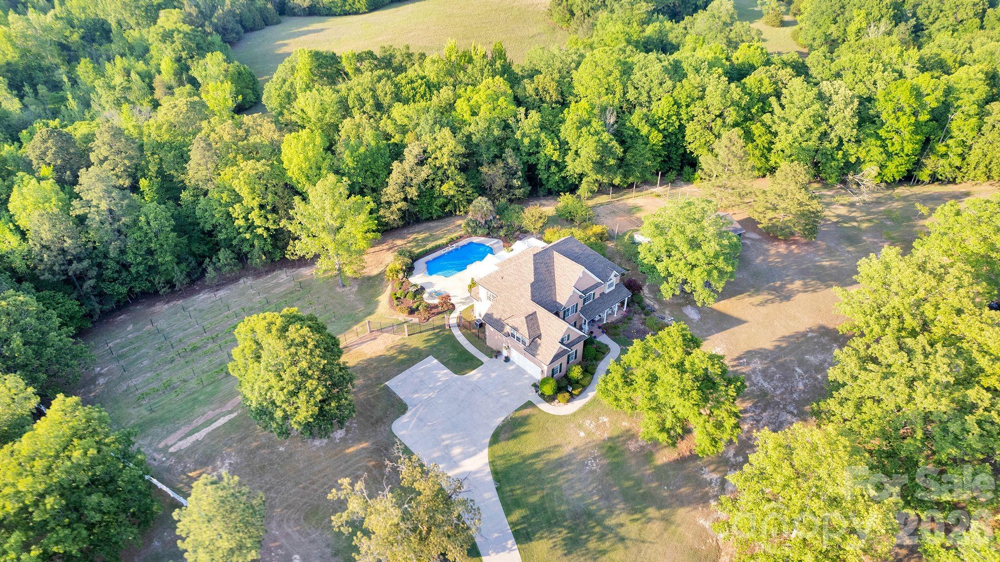 1171 Hilldale Drive — Lancaster