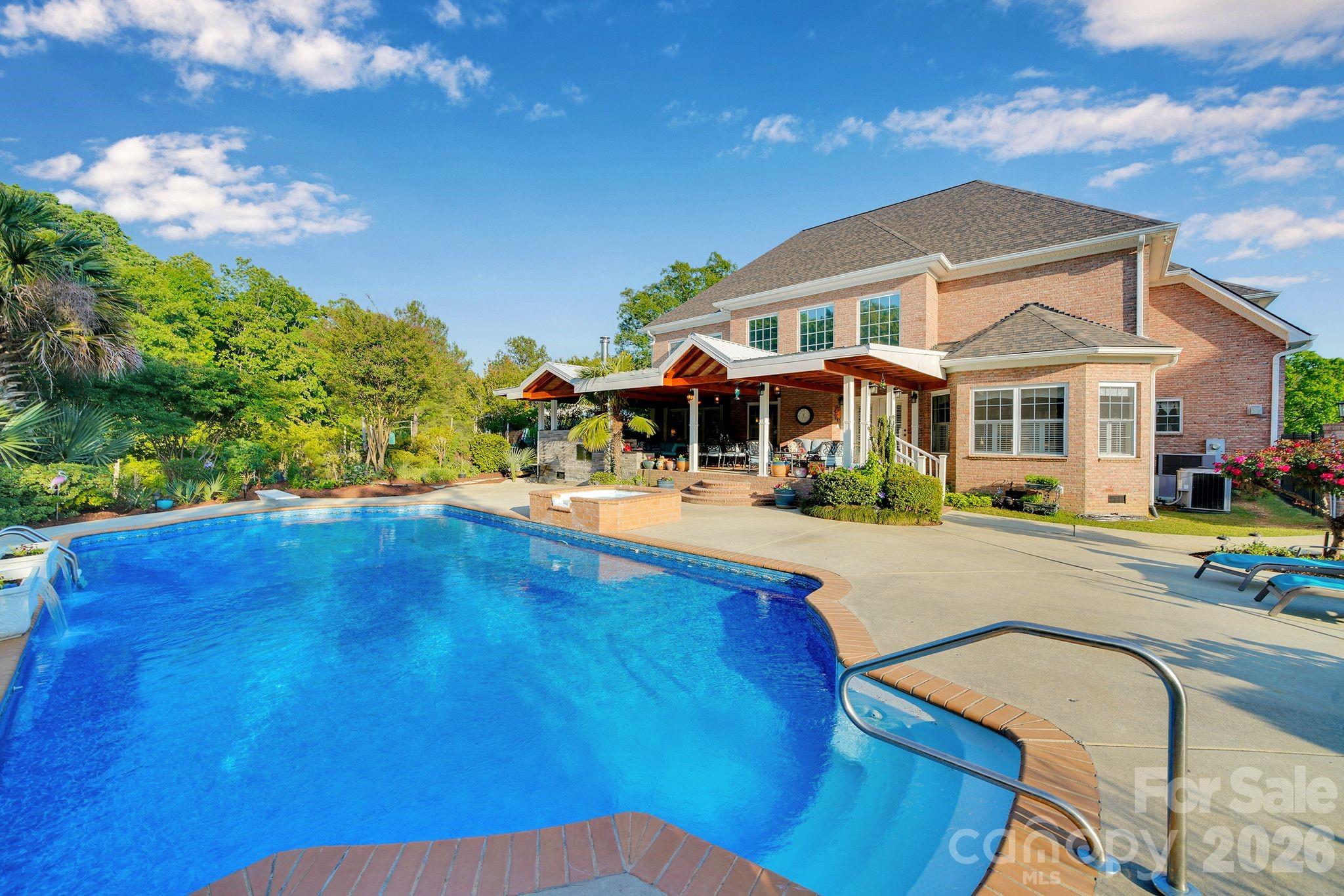 1171 Hilldale Drive — Lancaster