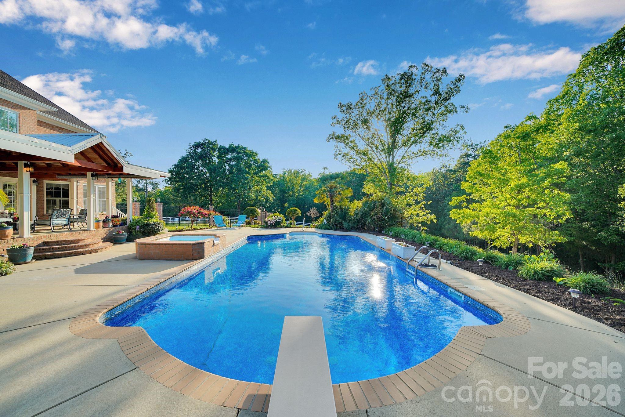 1171 Hilldale Drive — Lancaster