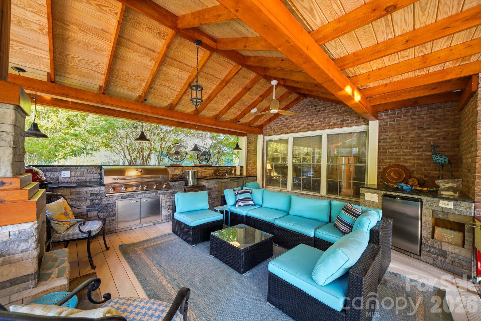1171 Hilldale Drive — Lancaster