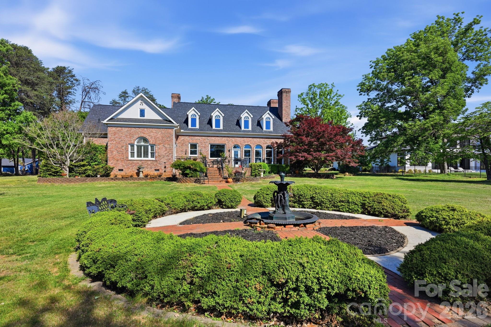 125 Saylors Watch Lane — Mooresville