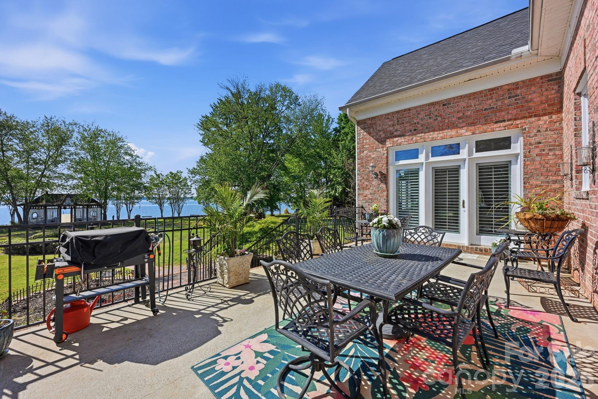125 Saylors Watch Lane — Mooresville