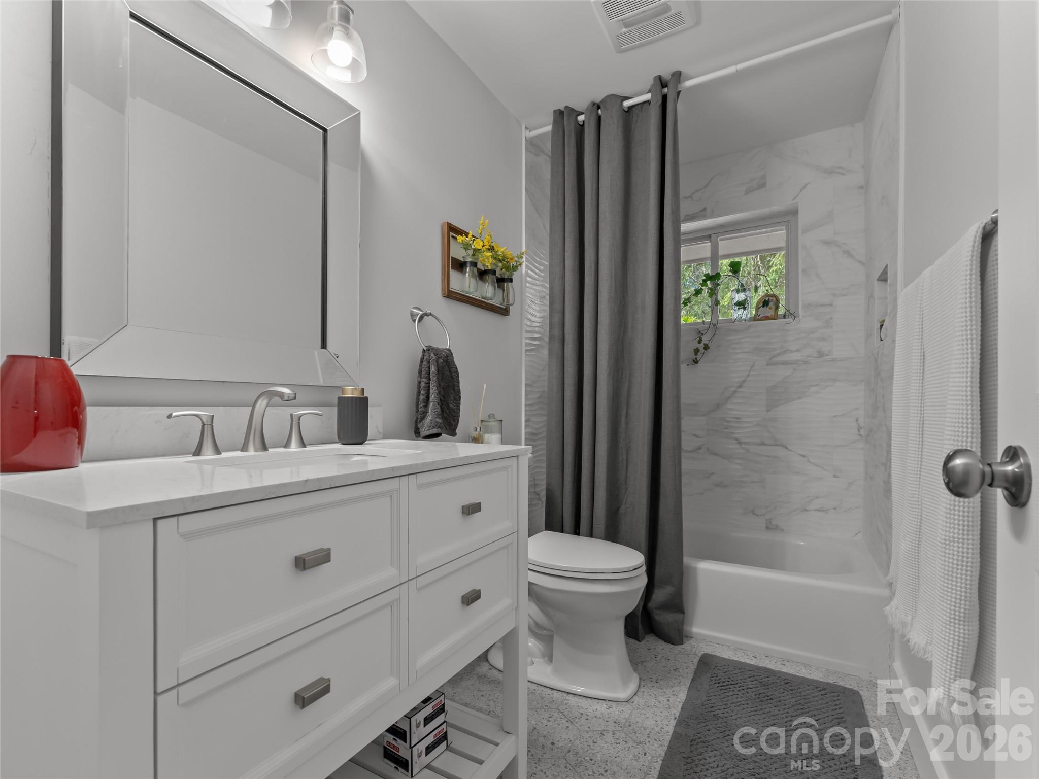 1110 3rd Avenue W #multiple — Hendersonville