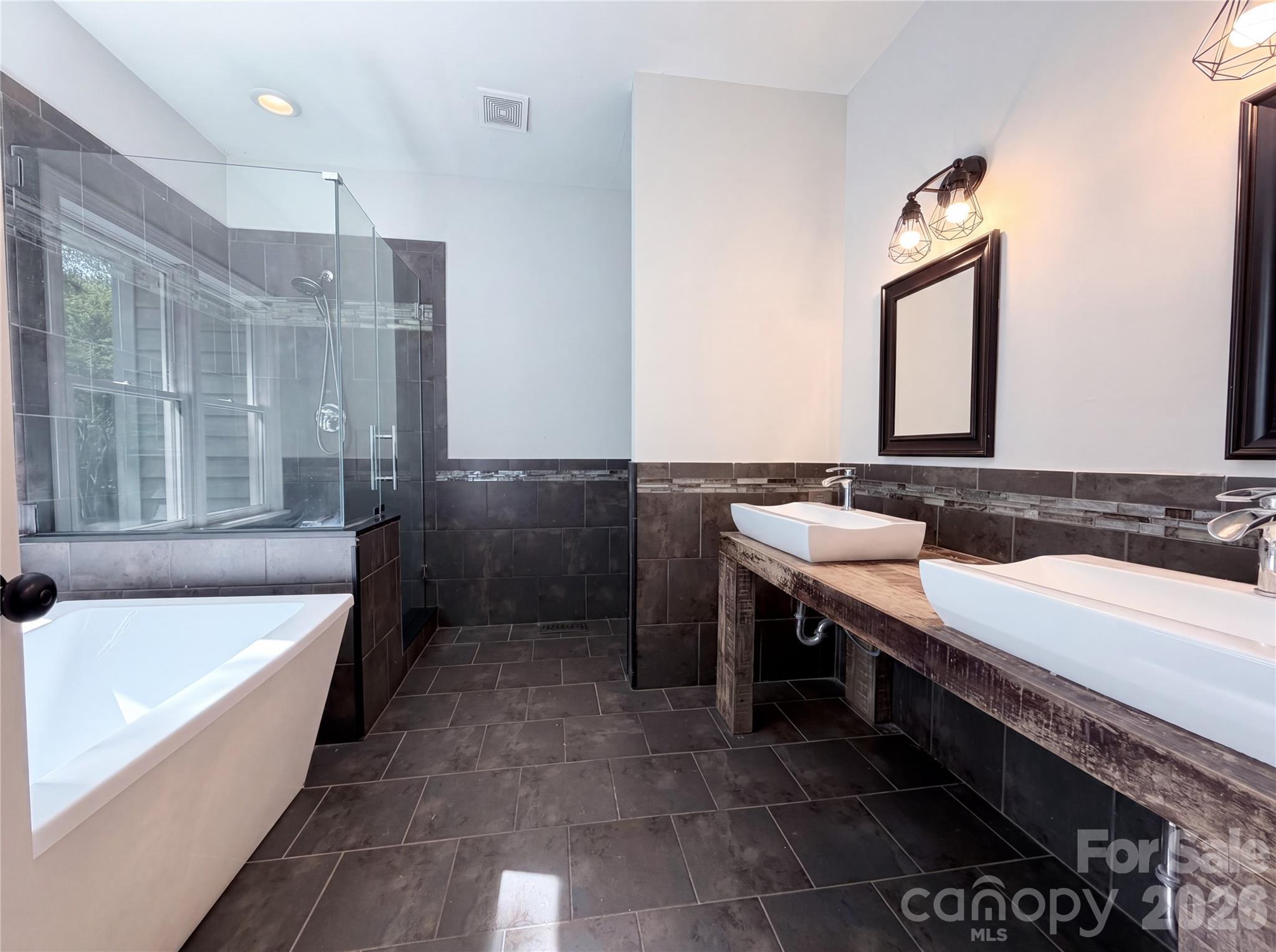 2496 Lake Shore Road S — Denver