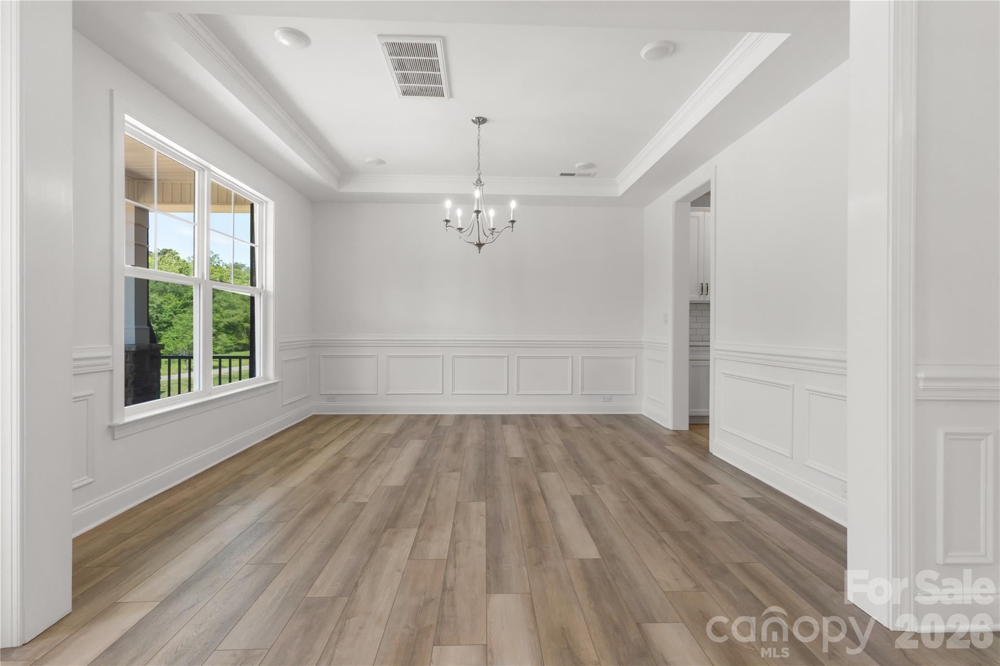5944 Bakers Point — Hickory