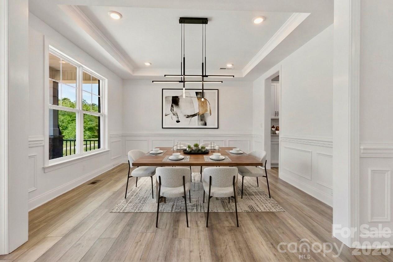 5944 Bakers Point — Hickory