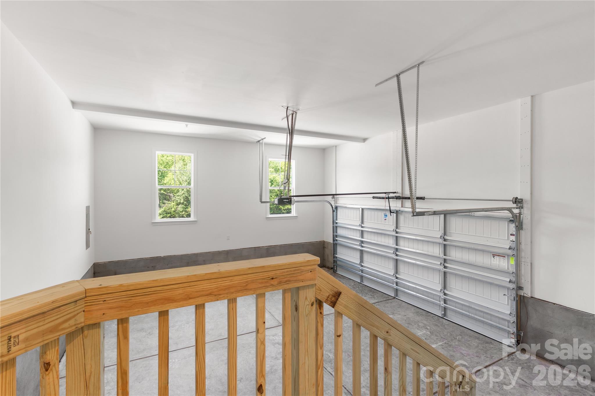 5944 Bakers Point — Hickory