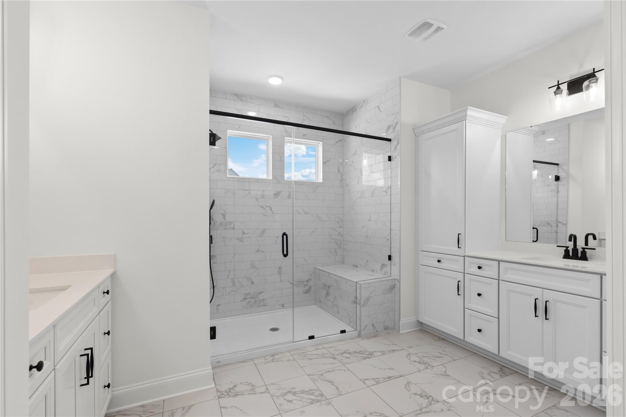 5944 Bakers Point — Hickory