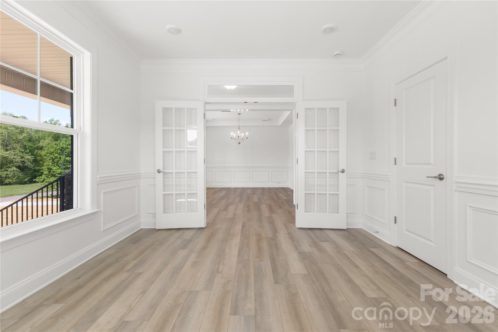 5944 Bakers Point — Hickory