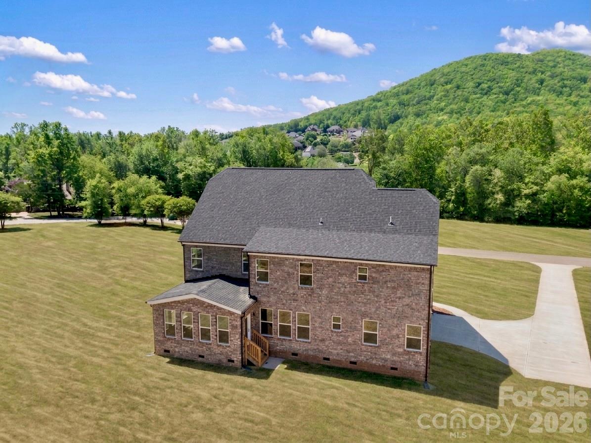 5944 Bakers Point — Hickory