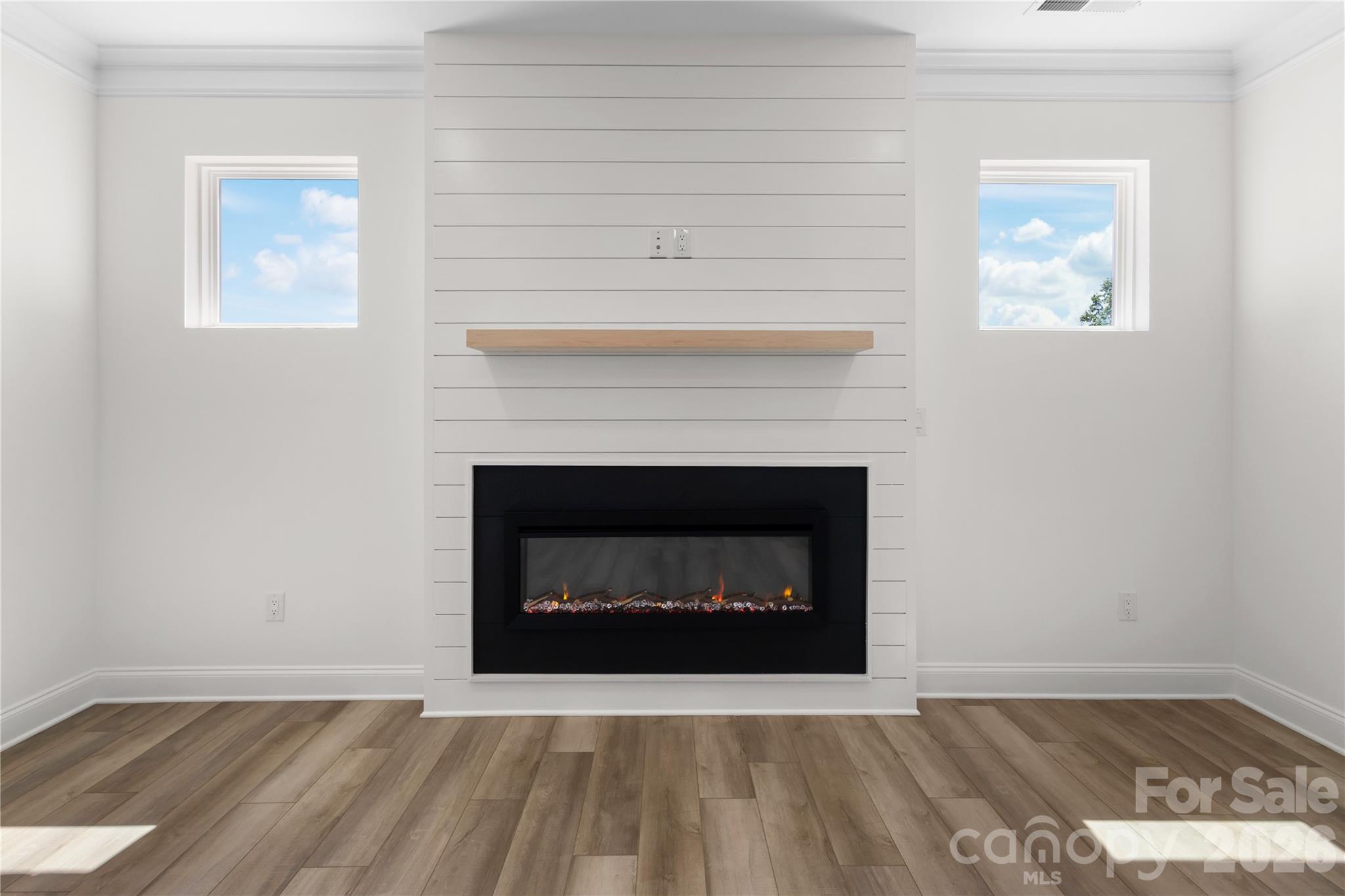 5944 Bakers Point — Hickory