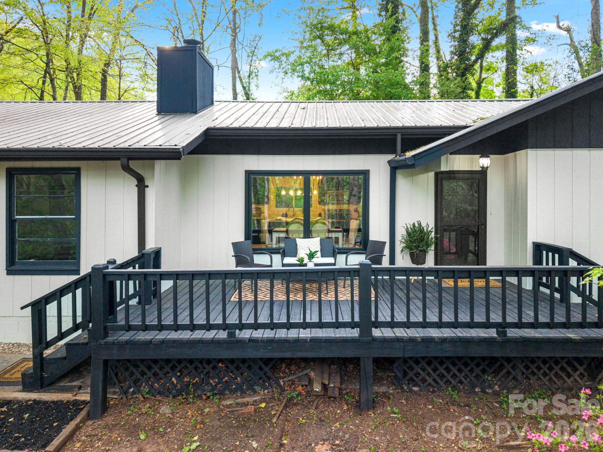 1 Virginia Lane — Cullowhee