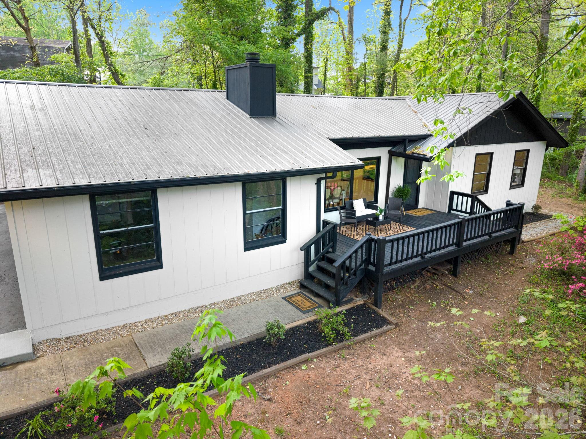 1 Virginia Lane — Cullowhee