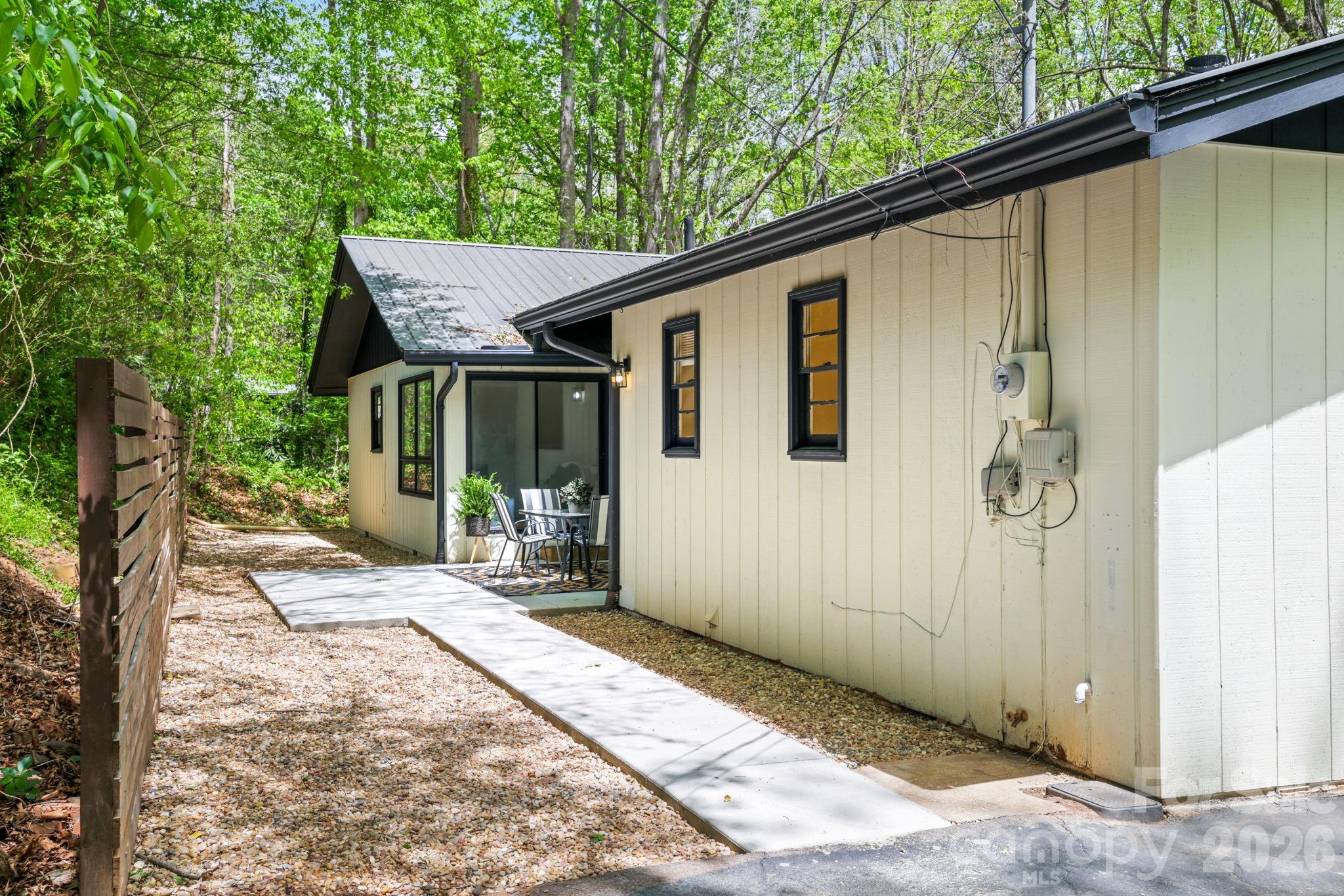 1 Virginia Lane — Cullowhee