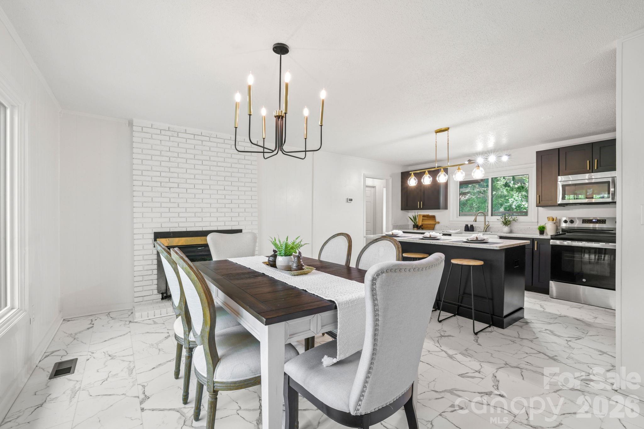 1 Virginia Lane — Cullowhee