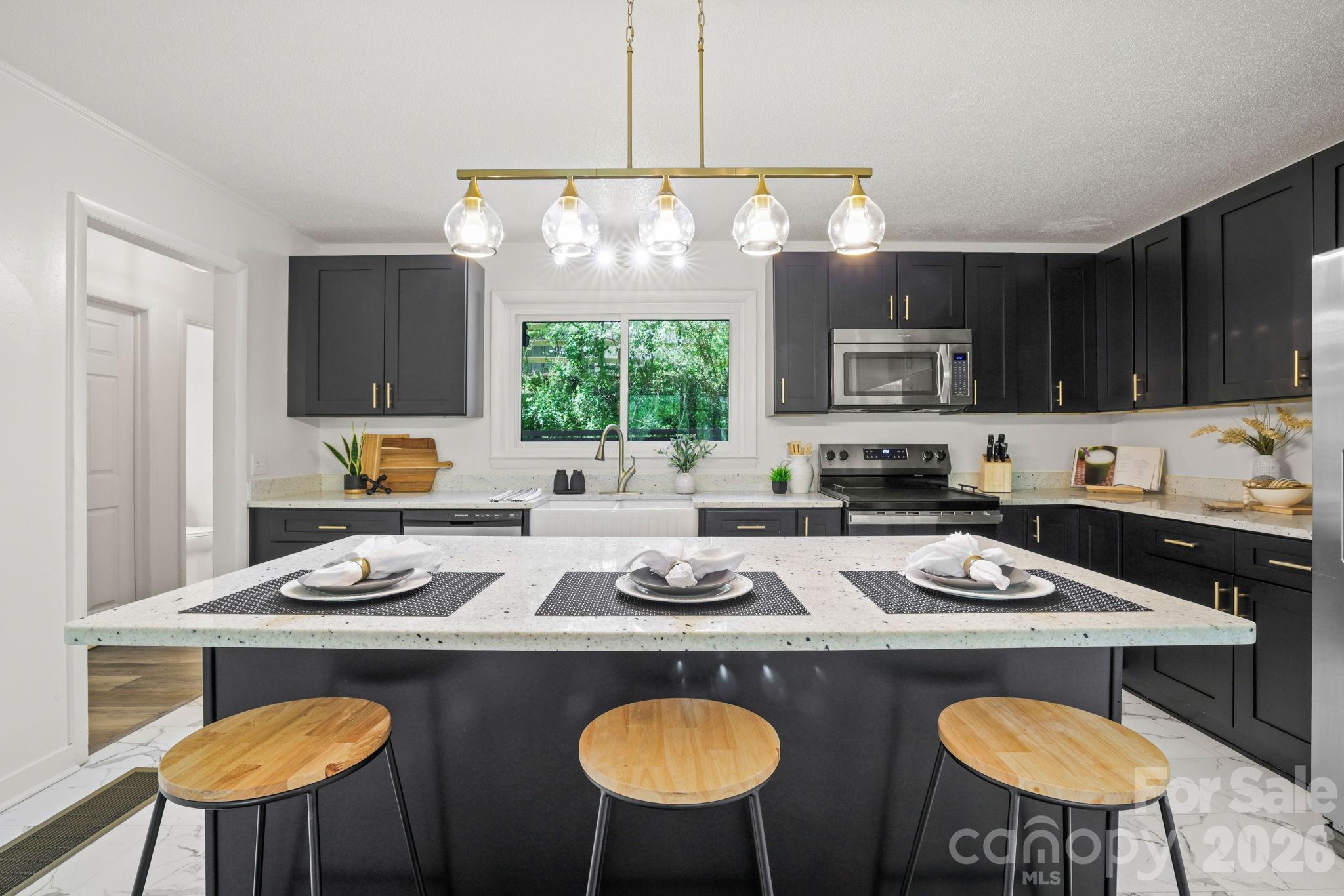 1 Virginia Lane — Cullowhee