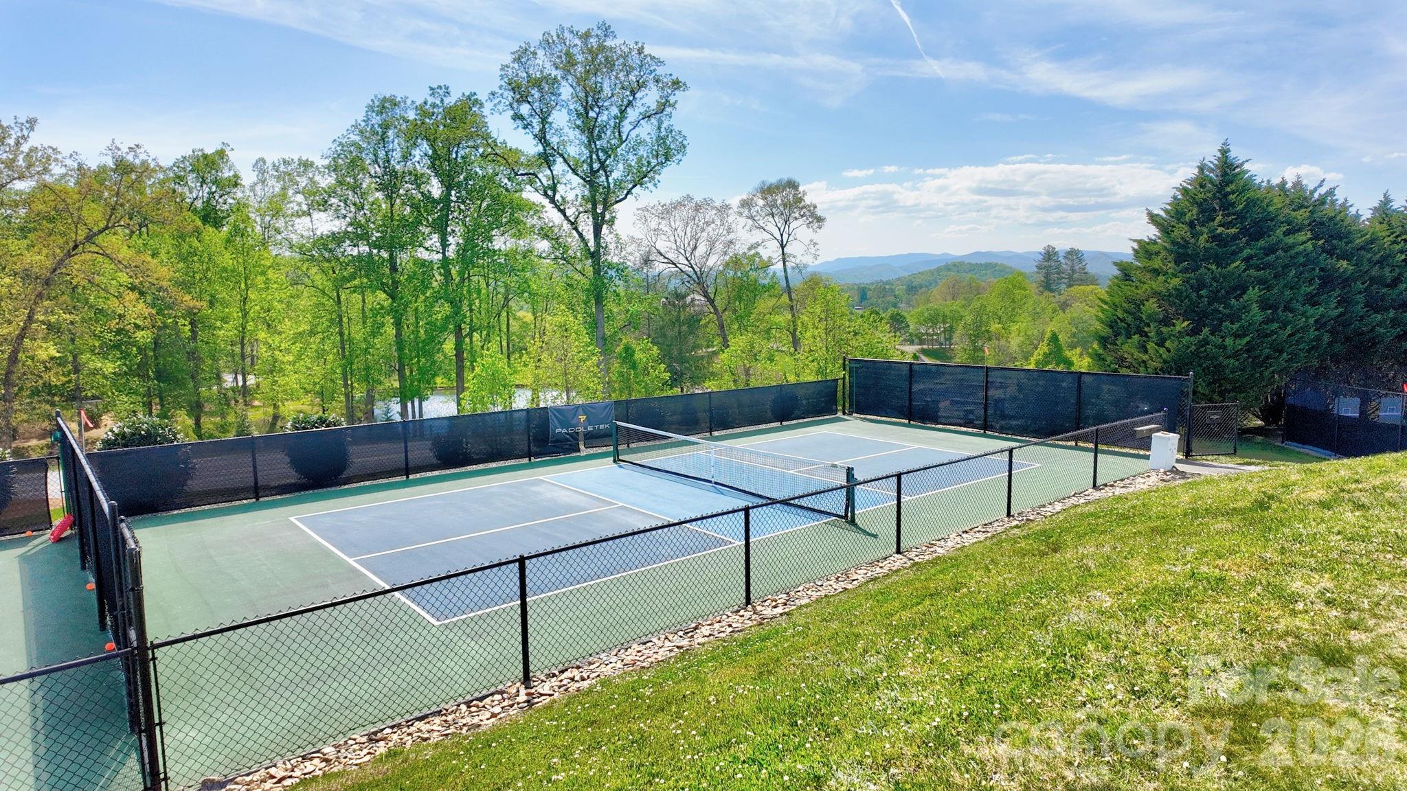 108 Fairway Knoll Drive — Hendersonville