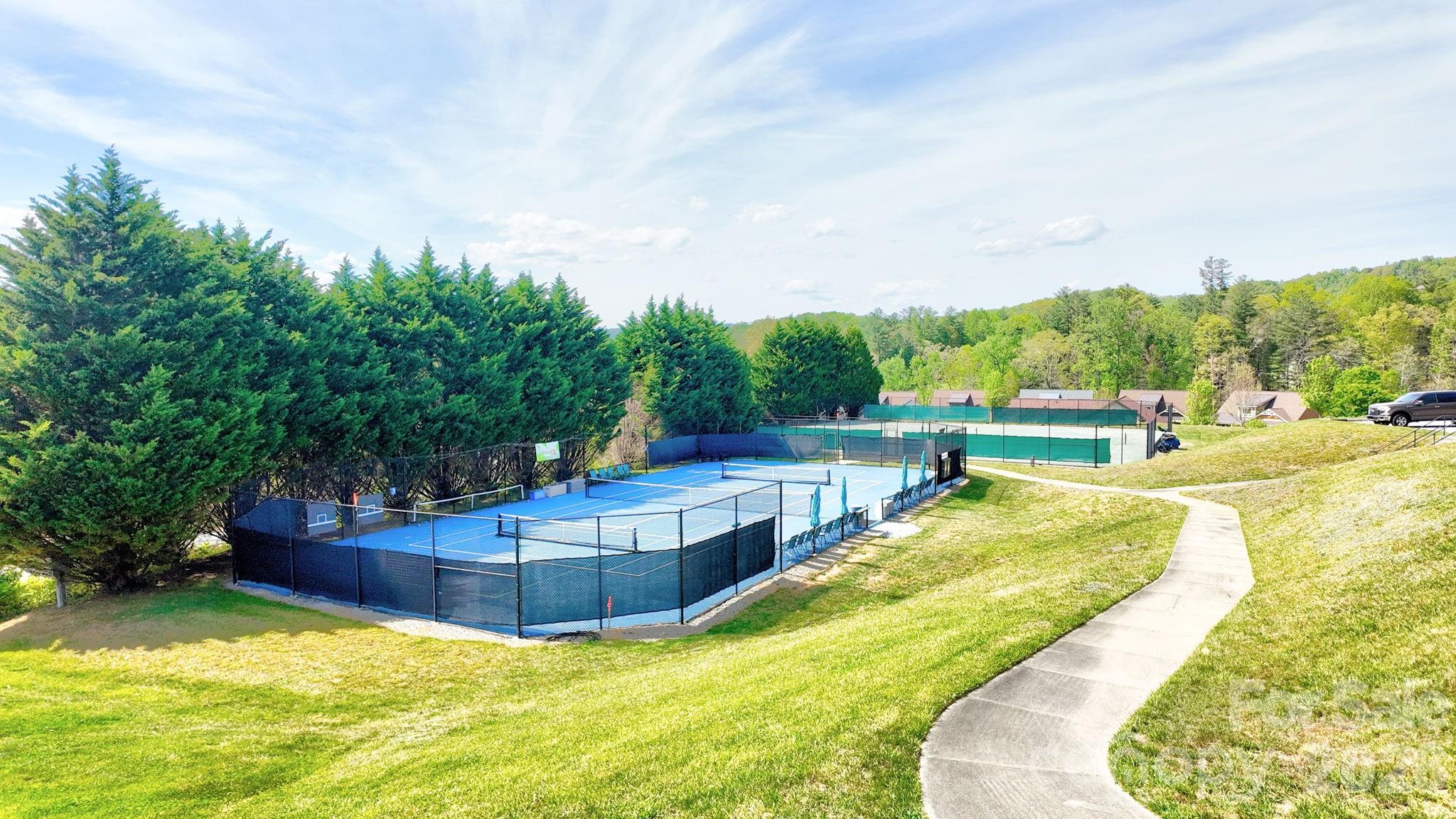 108 Fairway Knoll Drive — Hendersonville