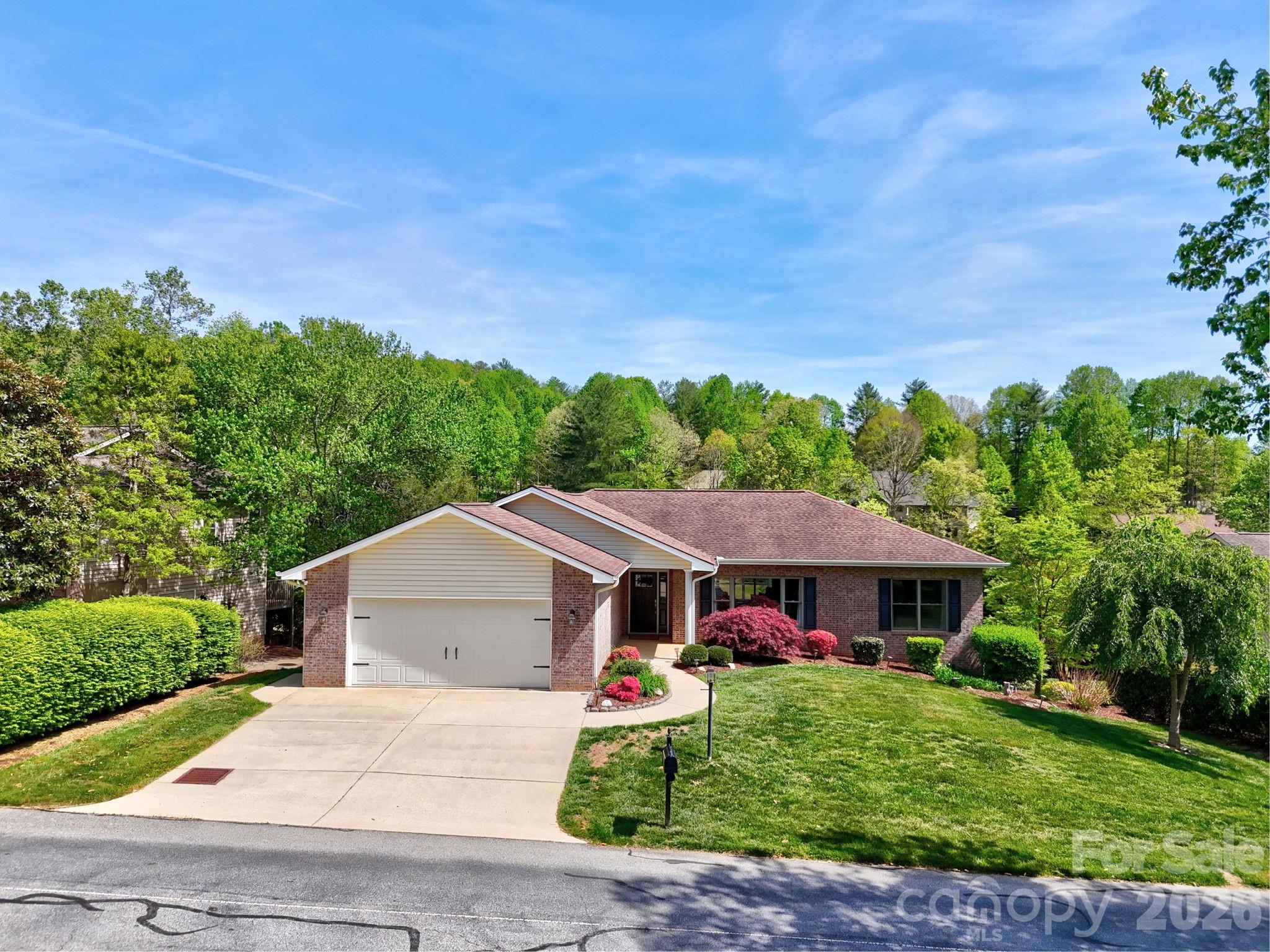 108 Fairway Knoll Drive — Hendersonville