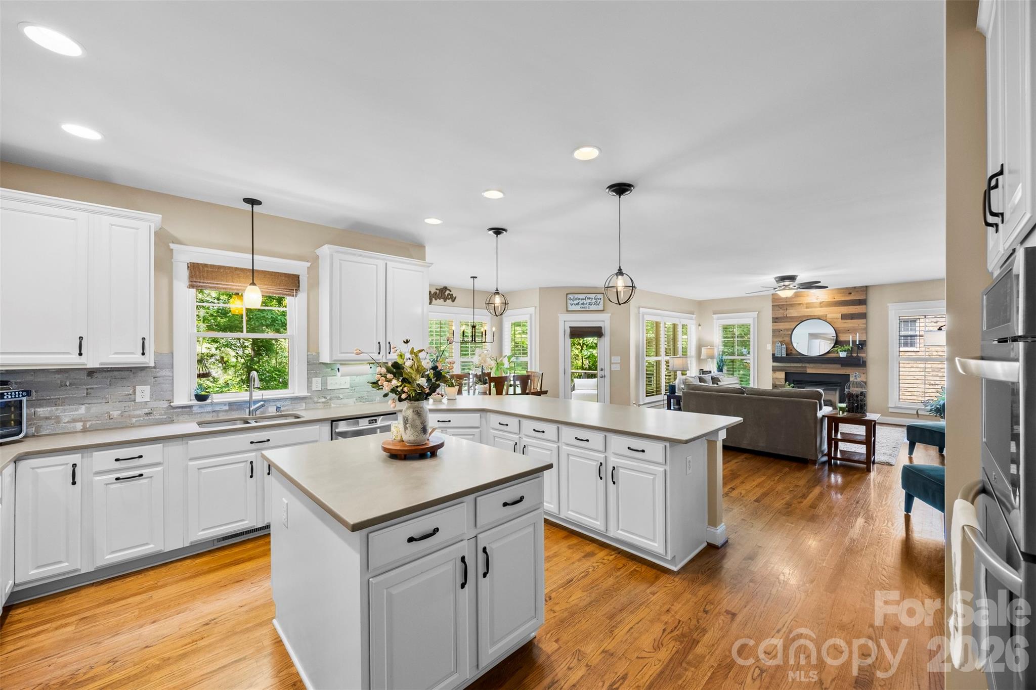 606 Andover Lane — Tega Cay
