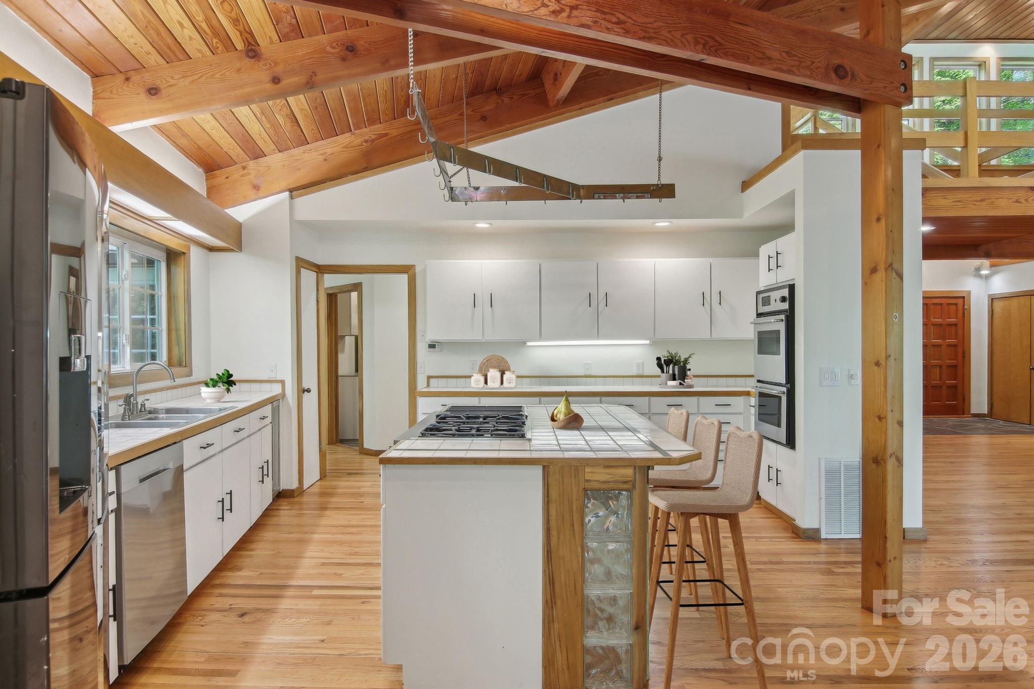 295 Dills Road — Bryson City