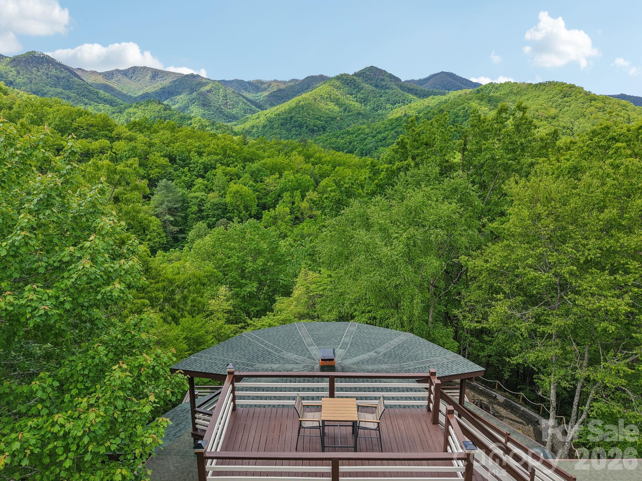 295 Dills Road — Bryson City