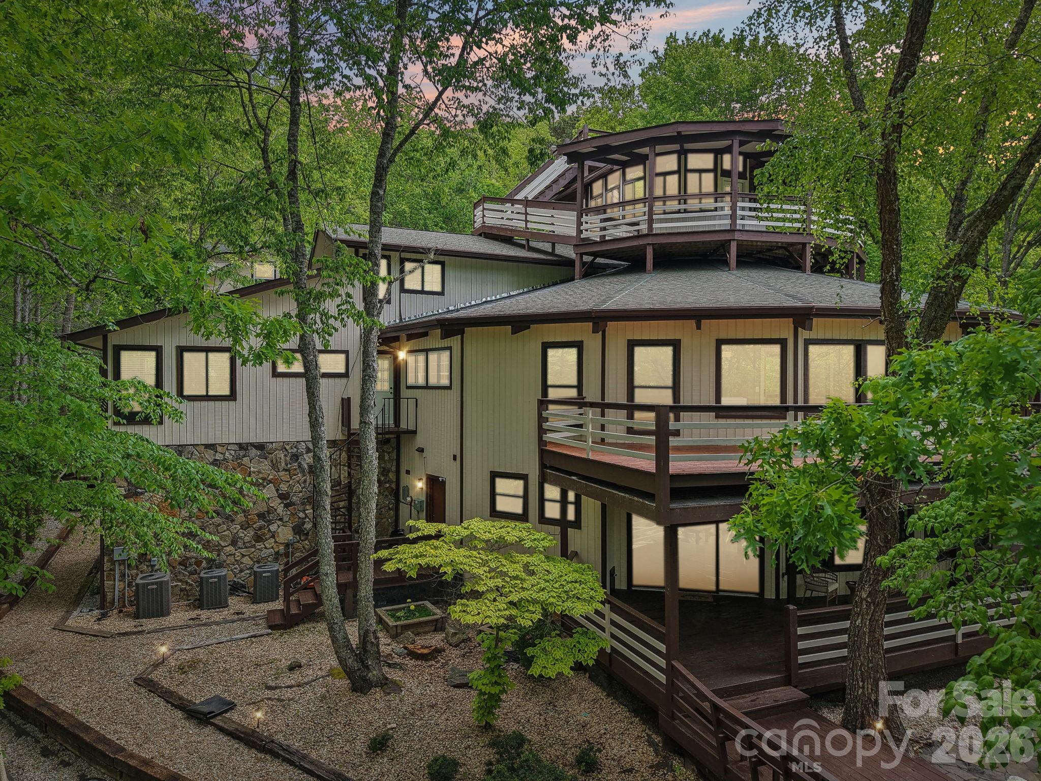 295 Dills Road — Bryson City