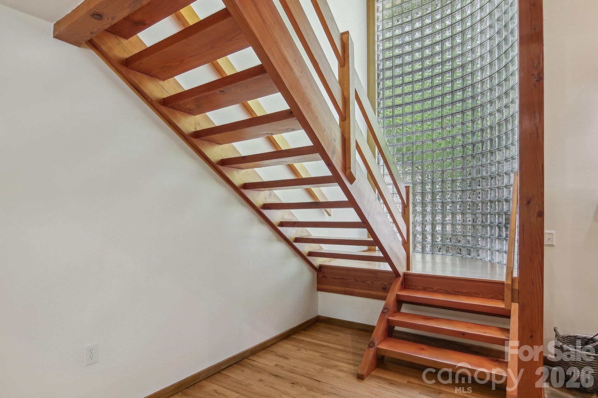 295 Dills Road — Bryson City