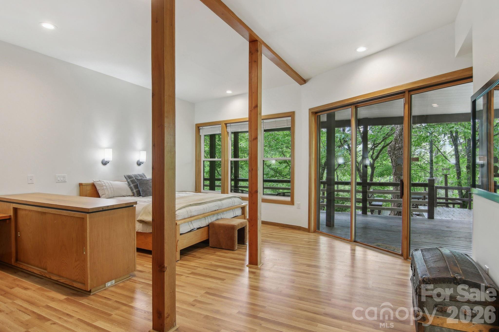295 Dills Road — Bryson City