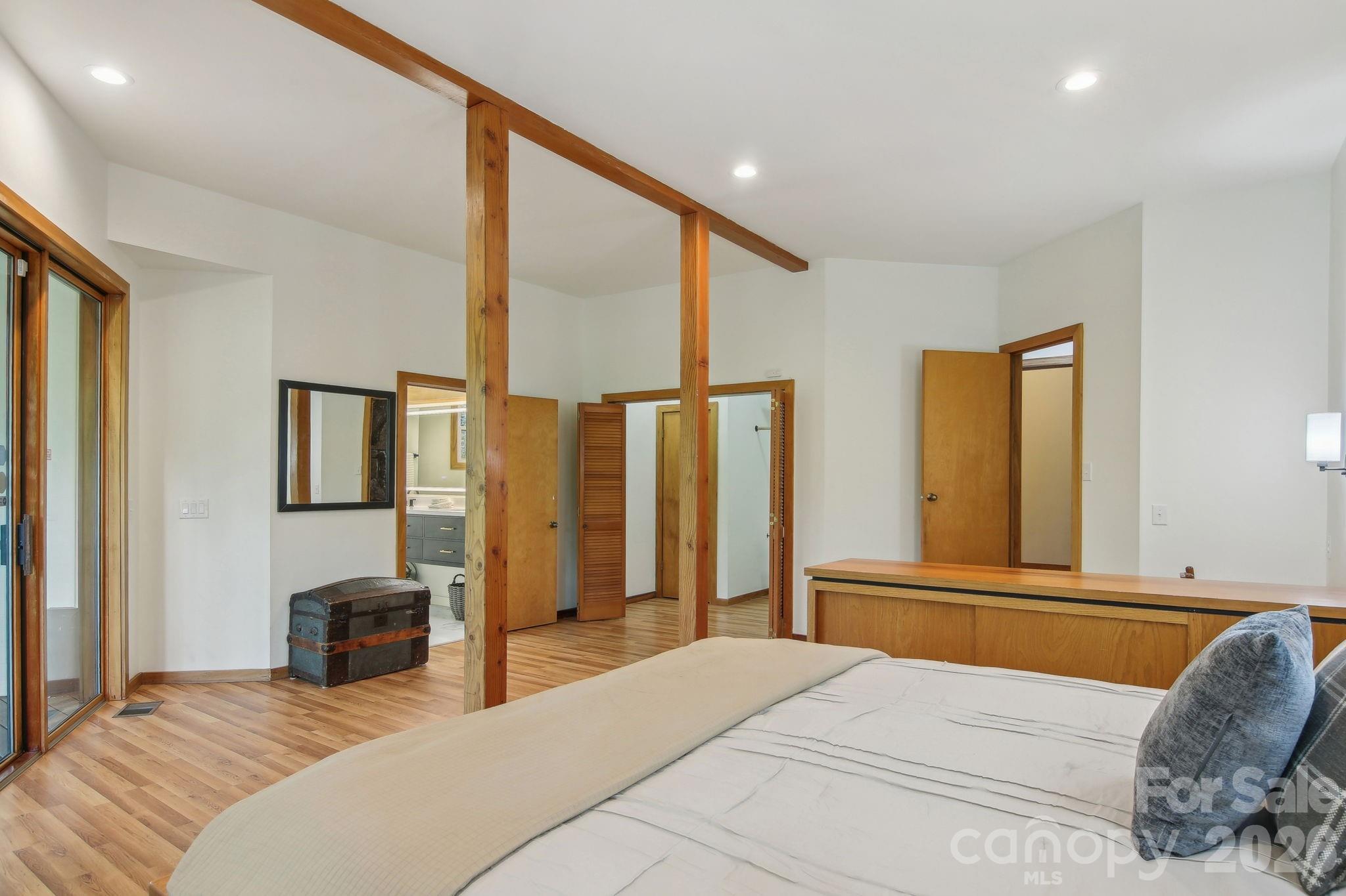 295 Dills Road — Bryson City