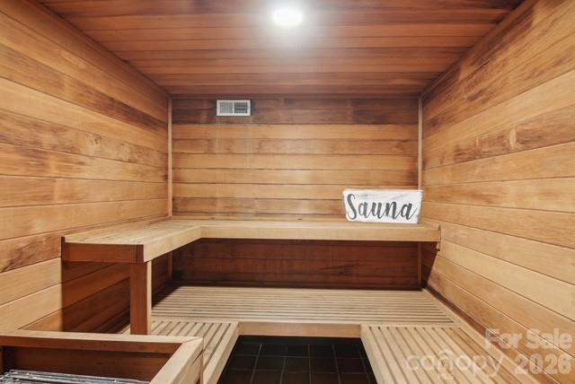 295 Dills Road — Bryson City