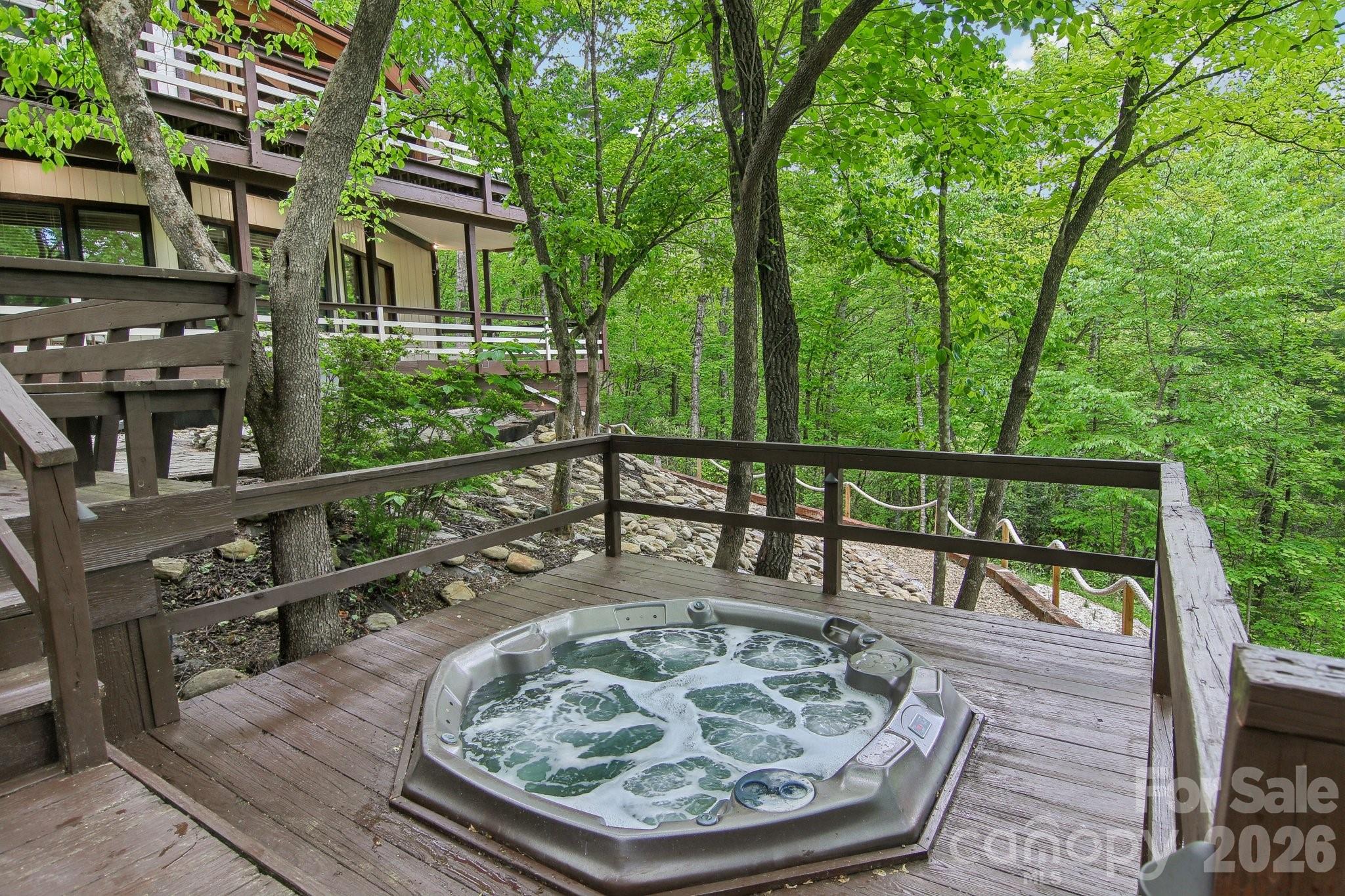 295 Dills Road — Bryson City