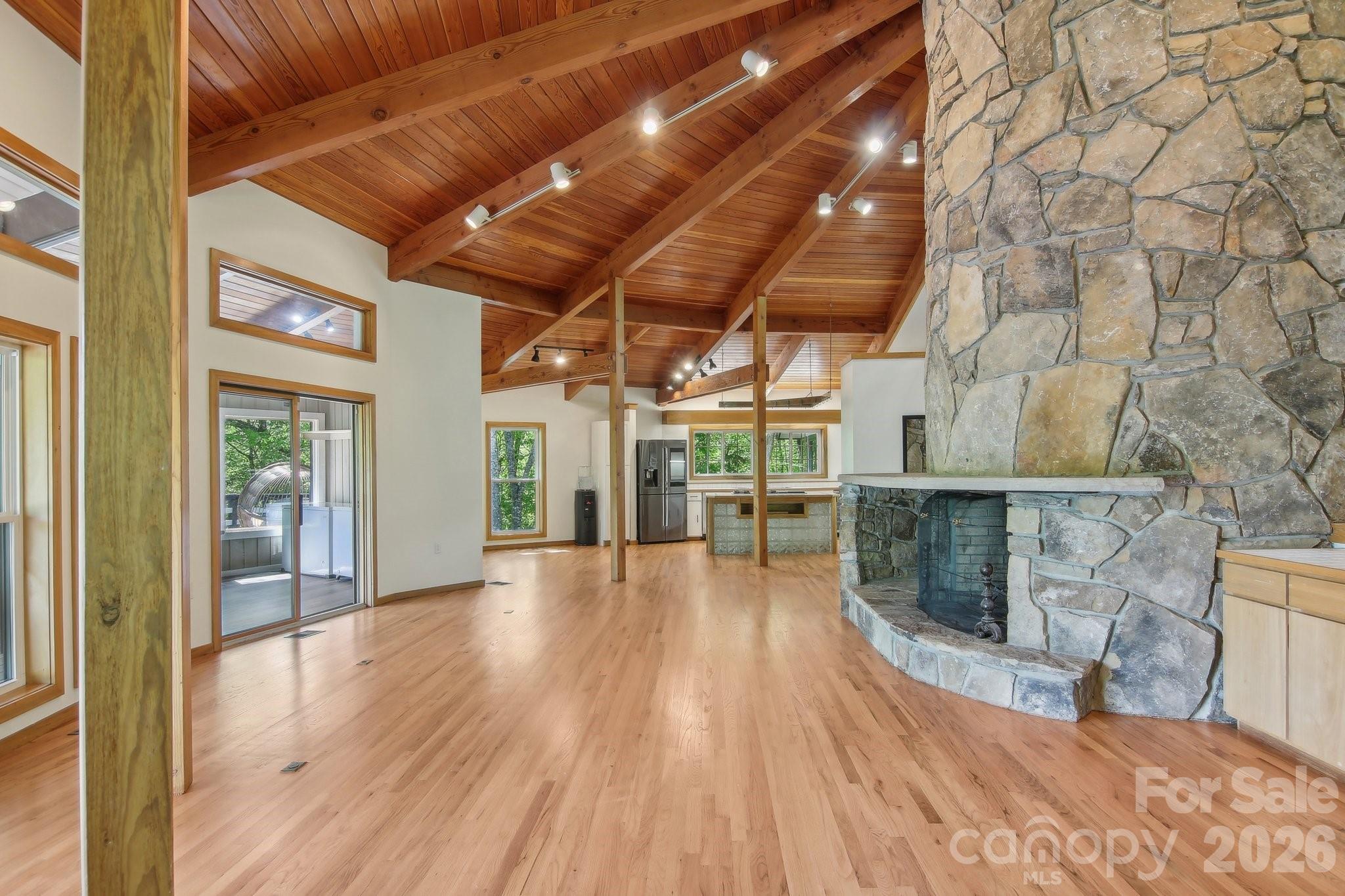295 Dills Road — Bryson City