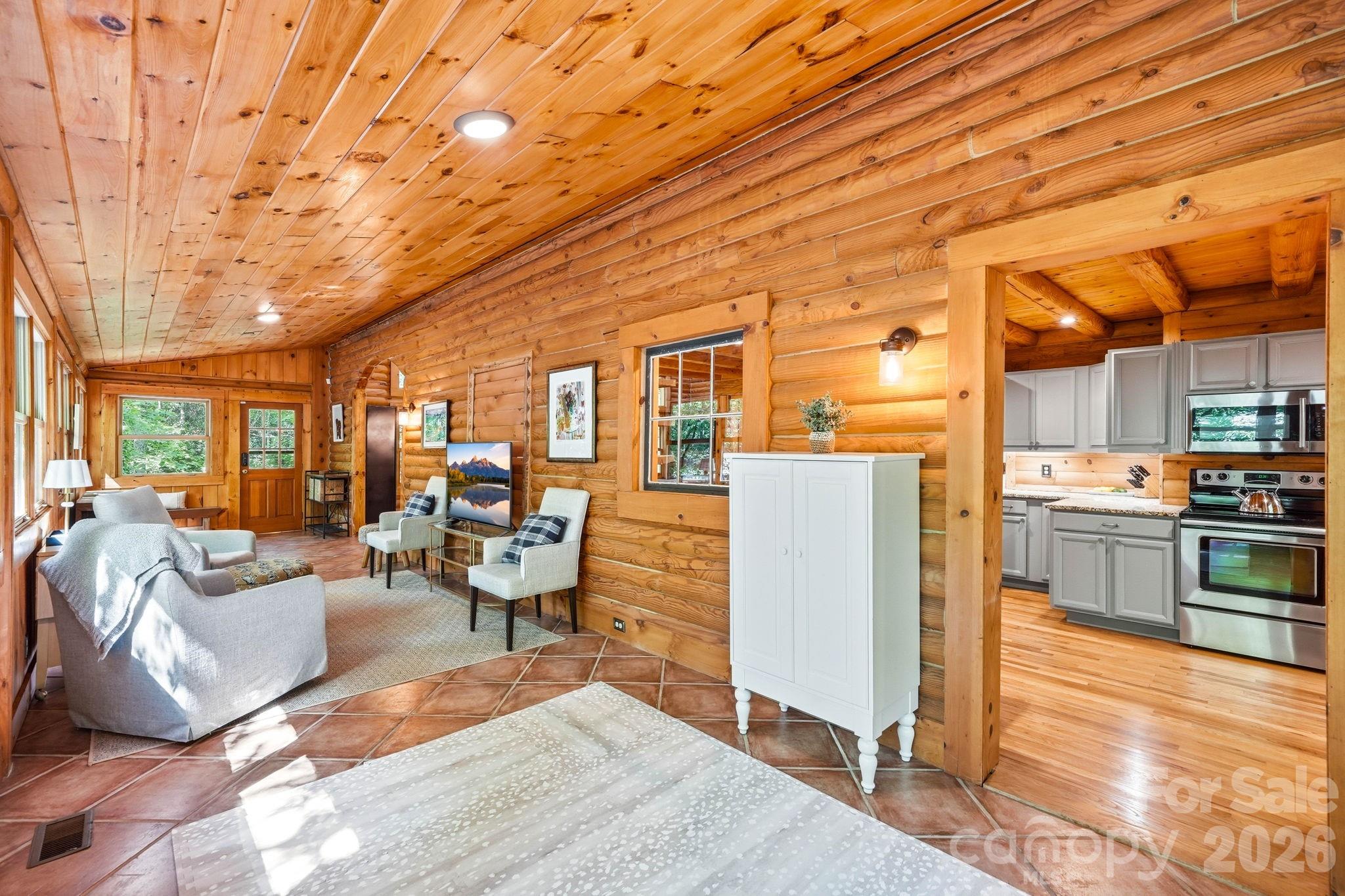 16 Shadow Brook Drive — Flat Rock