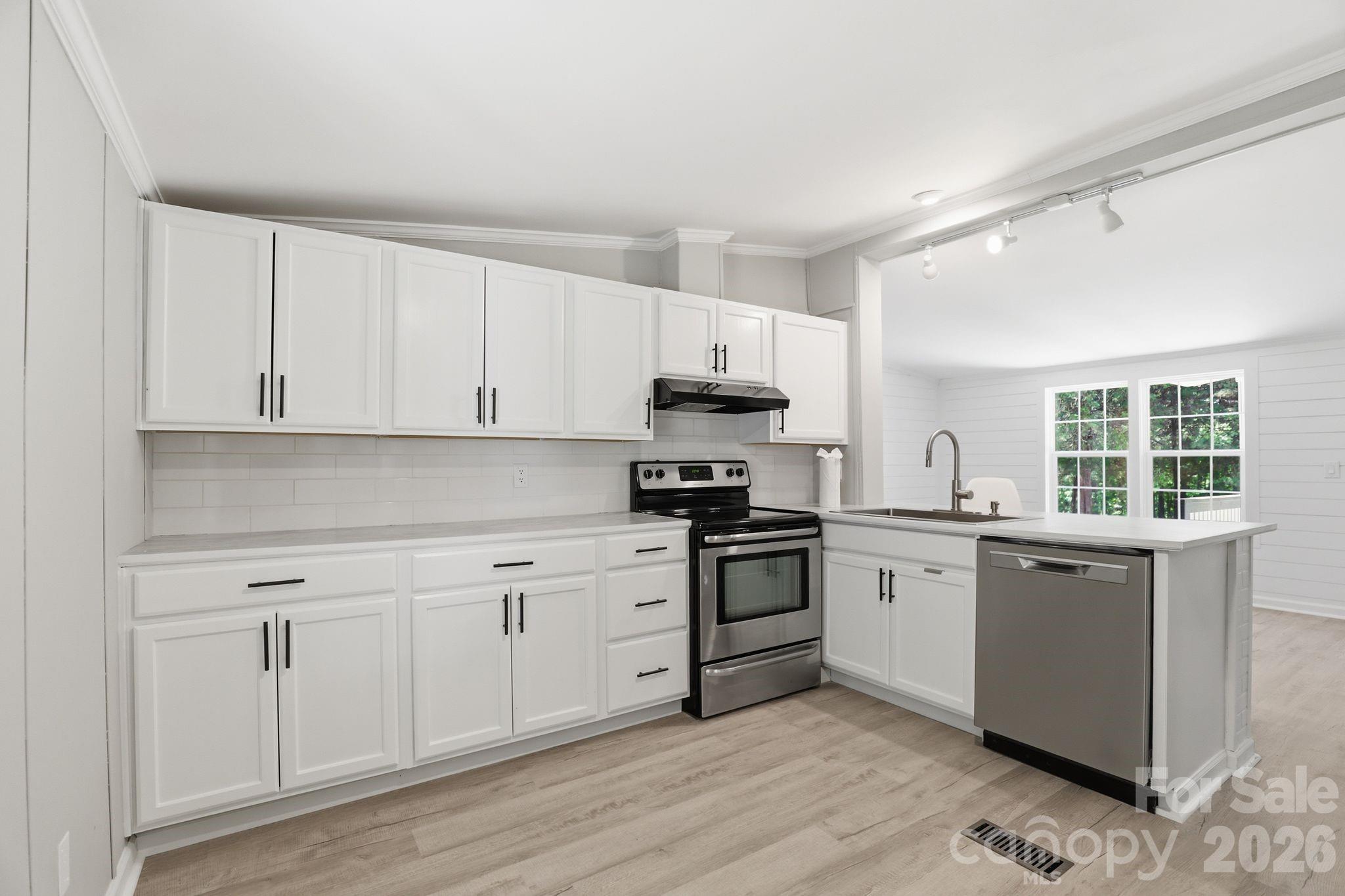 136 Woodridge Lane — Mooresville