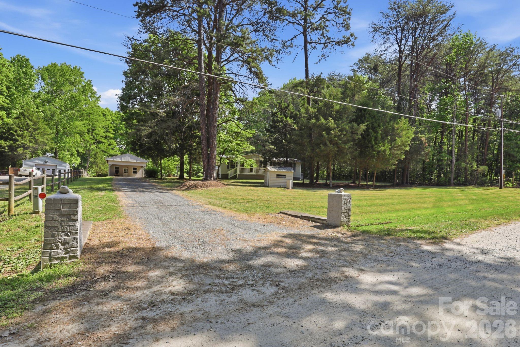 136 Woodridge Lane — Mooresville