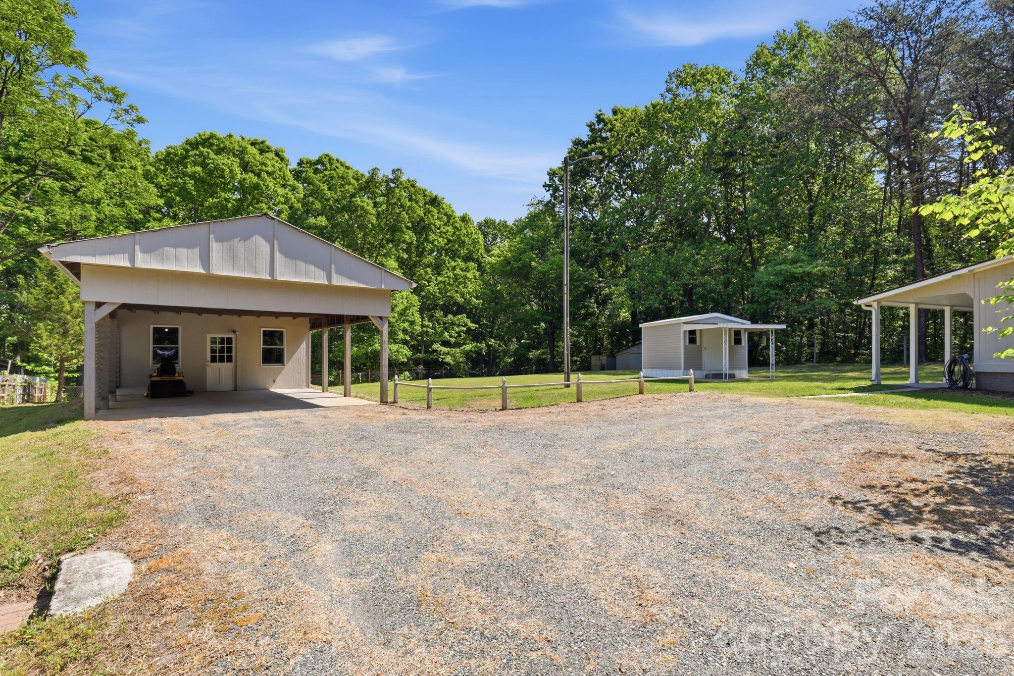 136 Woodridge Lane — Mooresville